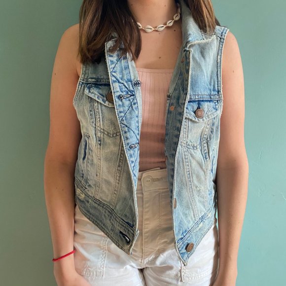 light-washed denim vest with copper buttons - Picture 4 of 6